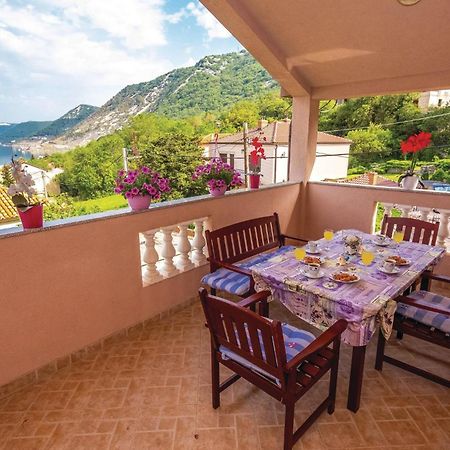 1 Bedroom Stunning Apartment In Бакарац Екстериор снимка